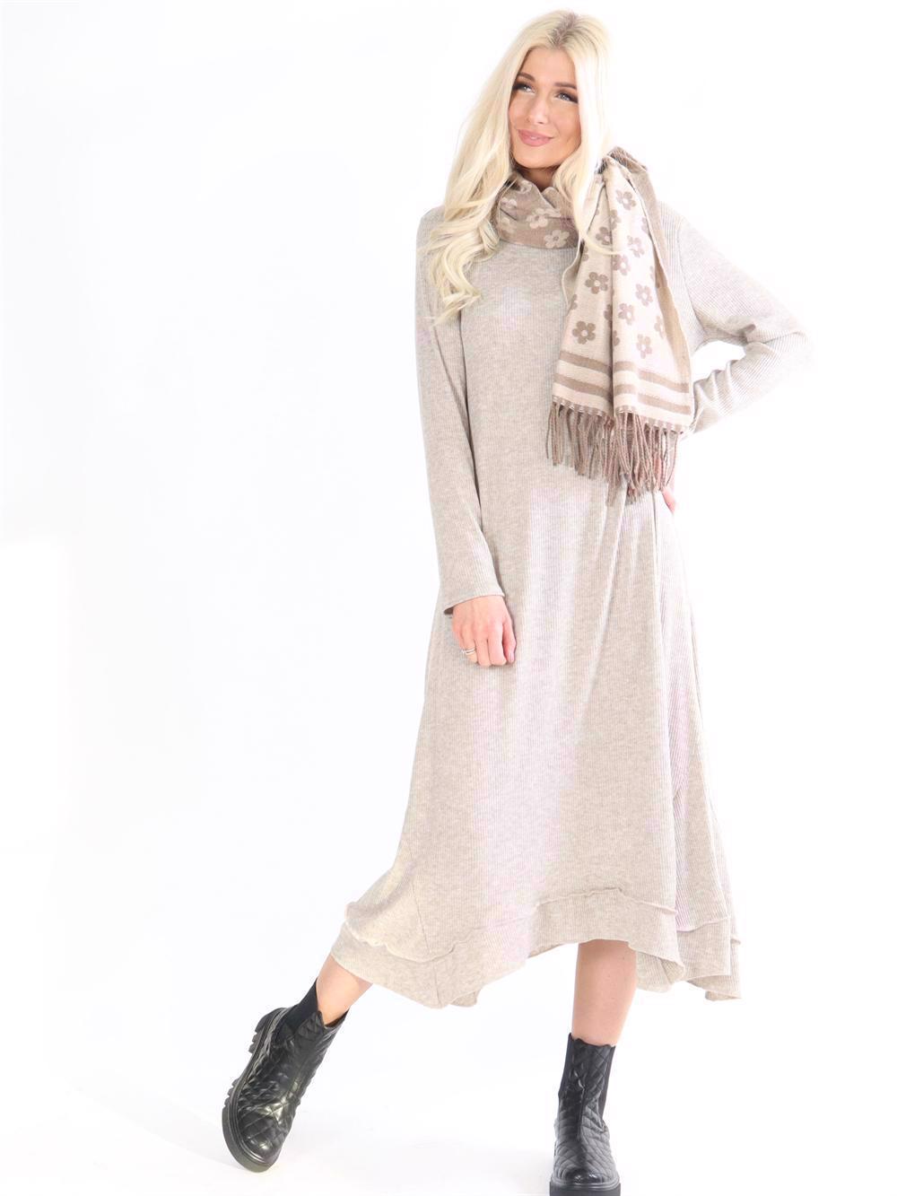 Norma - Lang blød ribbet kjole